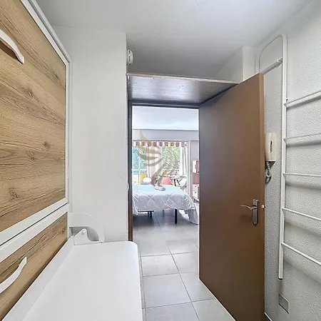 Διαμέρισμα Coco'b, 4p, A/c, Wi-fi, 500m, Parking