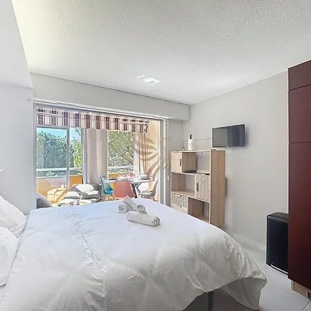Coco'b, 4p, A/c, Wi-fi, 500m, Parking Lägenhet *