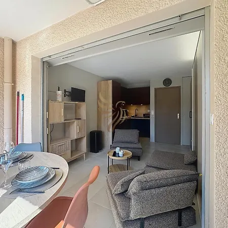 Lägenhet Coco'b, 4p, A/c, Wi-fi, 500m, Parking